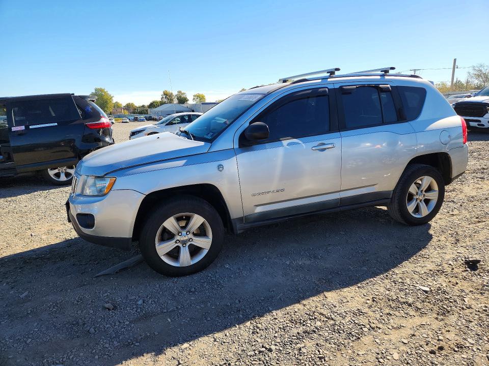 JEEP COMPASS 2011 с VIN 1J4NF1FBXBD240603 - Снимка от търг