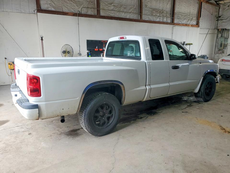 Photo 3 from auction – 2011 DODGE DAKOTA with VIN 1D7RE3BK2BS581815