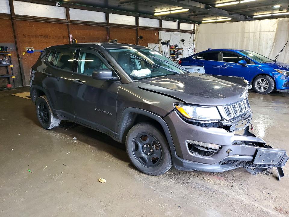 Zdjęcie 4 z aukcji – 2019 JEEP COMPASS z VIN 3C4NJDAB8KT846988