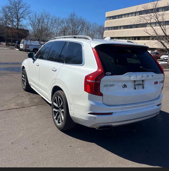 Foto 3 de la subasta – 2016 VOLVO XC90 con VIN YV4102XK2G1072214