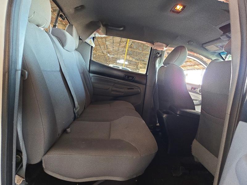 Снимка 10 от търг – 2015 TOYOTA TACOMA с VIN 3TMLU4EN2FM193366