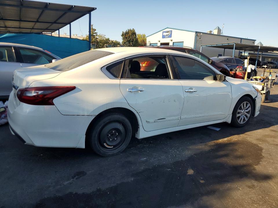 Photo 3 from auction – 2018 NISSAN ALTIMA with VIN 1N4AL3AP6JC224128