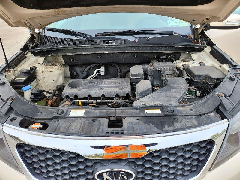 Photo 12 from auction – 2011 KIA SORENTO with VIN 5XYKT3A18BG032443
