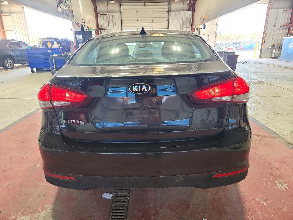 Foto 6 de la subasta – 2018 KIA FORTE con VIN 3KPFK4A78JE283554