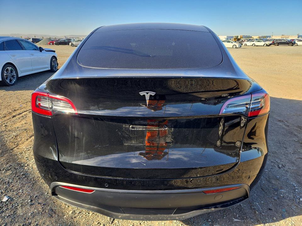 Снимка 6 от търг – 2021 TESLA MODEL Y с VIN 5YJYGDEDXMF106058