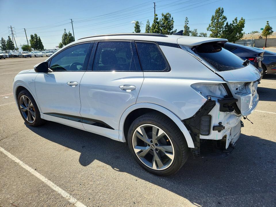 Zdjęcie 2 z aukcji – 2023 AUDI Q4 E-TRON z VIN WA1M2BFZ0PP001836