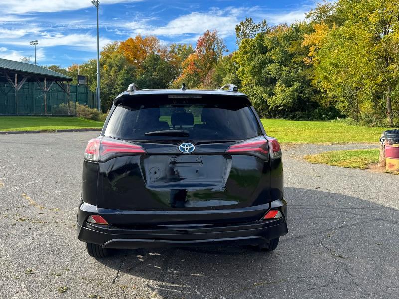 Снимка 10 от търг – 2018 TOYOTA RAV4 HYBRID с VIN JTMRJREV5JD212545
