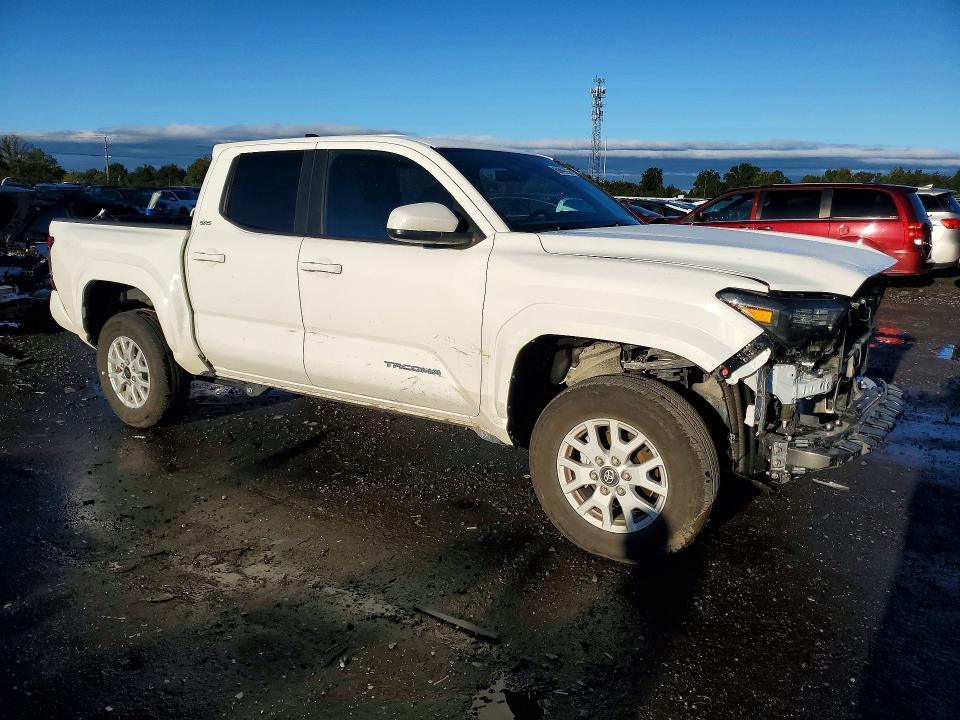 Photo 4 from auction – 2026 TOYOTA TACOMA with VIN 3TMLB5JN8TM281903