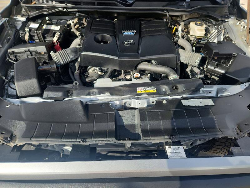 Zdjęcie 11 z aukcji – 2024 TOYOTA TUNDRA z VIN 5TFLA5DB1RX141408