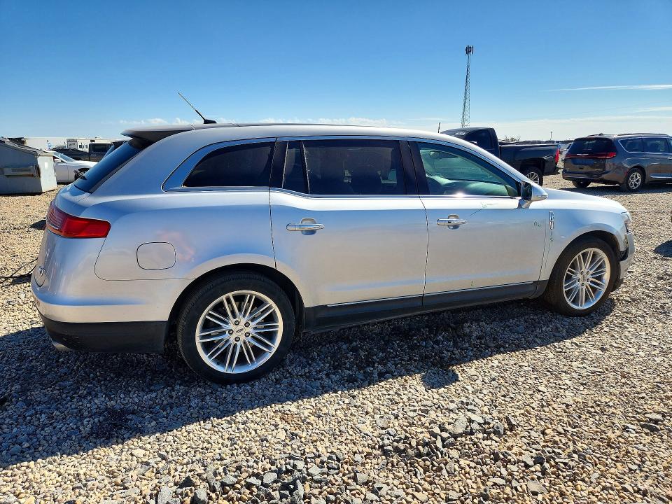Zdjęcie 3 z aukcji – 2019 LINCOLN MKT z VIN 2LMHJ5AT0KBL03786