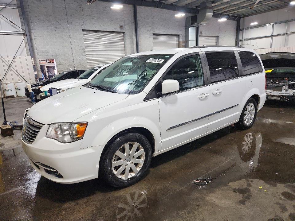 CHRYSLER TOWN & COUNTRY 2015 с VIN 2C4RC1BG4FR588613 - Снимка от търг