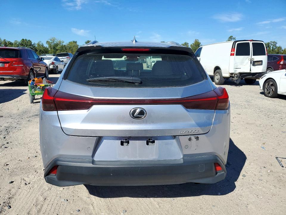 Фото 6 с аукциона – 2025 LEXUS UX 300H с VIN JTHYBJAH4S2011967