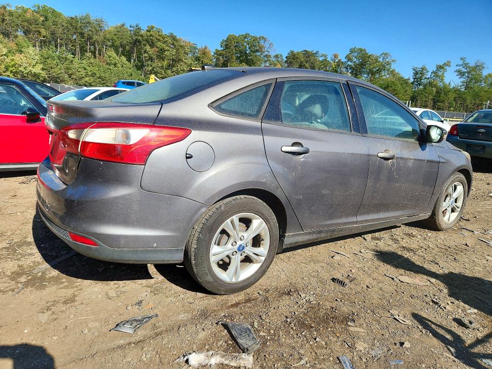 Photo 3 from auction – 2013 FORD FOCUS with VIN 1FADP3F25DL270200