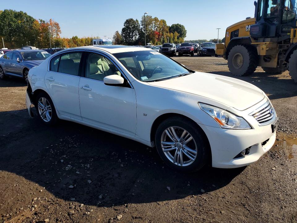 Photo 4 from auction – 2015 INFINITI Q40 with VIN JN1CV6AR7FM650883