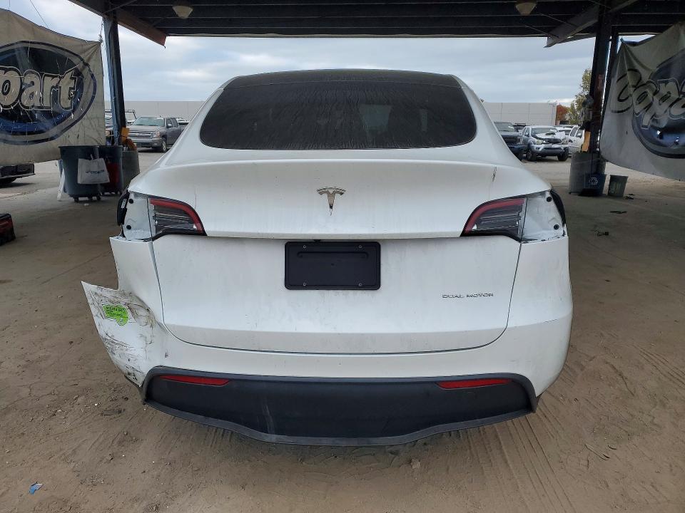 Снимка 6 от търг – 2023 TESLA MODEL Y с VIN 7SAYGDEE4PF621170