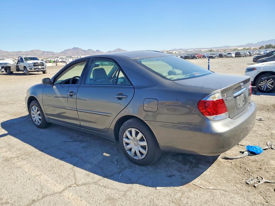Снимка 2 от търг – 2005 TOYOTA CAMRY с VIN 4T1BE32K75U962365