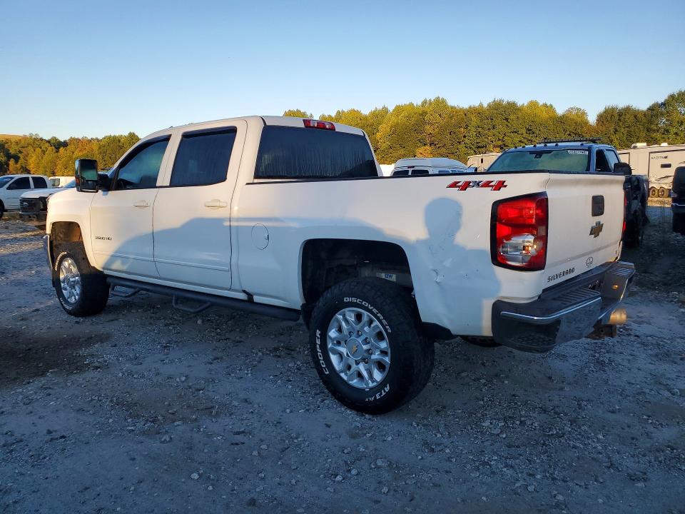 Photo 2 from auction – 2018 CHEVROLET SILVERADO with VIN 1GC1KVEY7JF153368