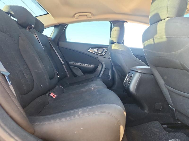 Снимка 10 от търг – 2016 CHRYSLER 200 с VIN 1C3CCCAB9GN116126