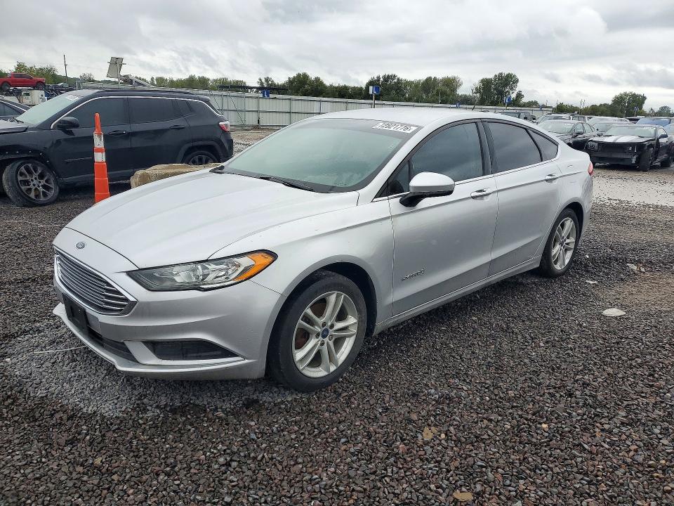 Снимка 1 от търг – 2018 FORD FUSION с VIN 3FA6P0LU2JR173417