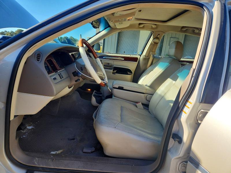 Снимка 7 от търг – 2003 LINCOLN TOWN CAR с VIN 1LNHM83W23Y632960