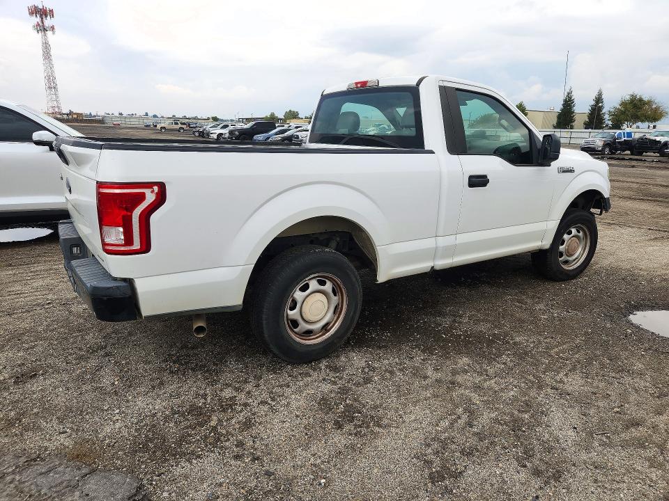 Снимка 3 от търг – 2015 FORD F150 с VIN 1FTMF1C8XFFA60641