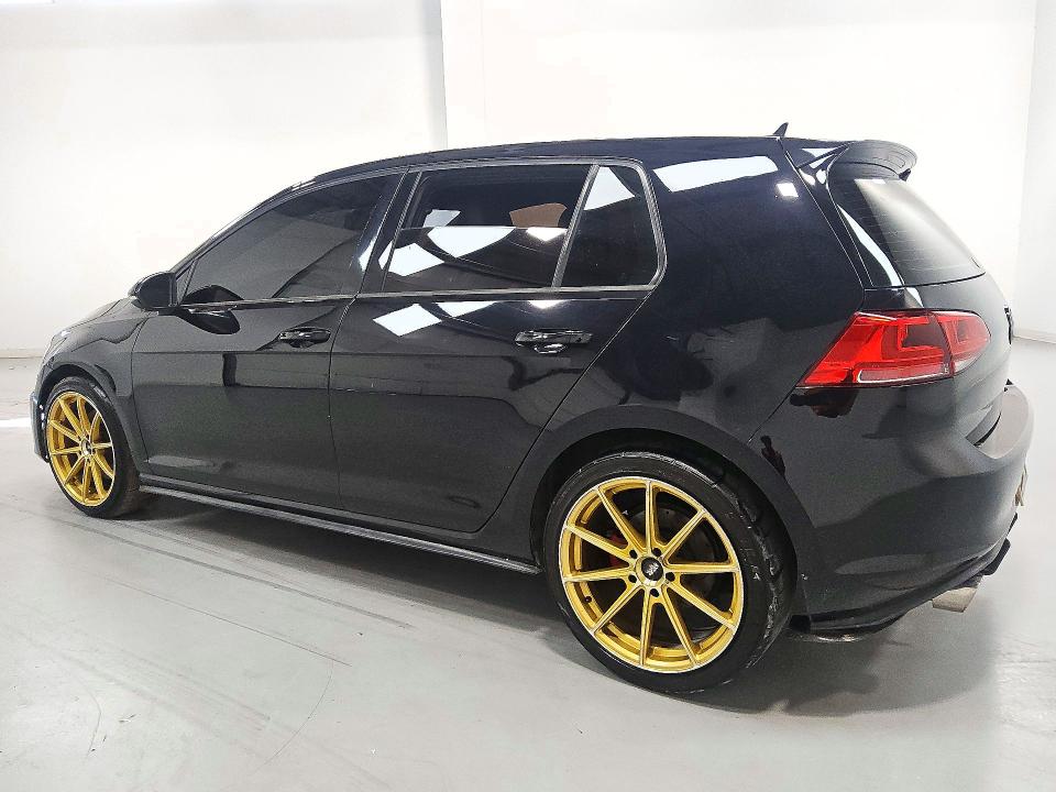 Снимка 2 от търг – 2015 VOLKSWAGEN GTI с VIN 3VW4T7AU7FM045586