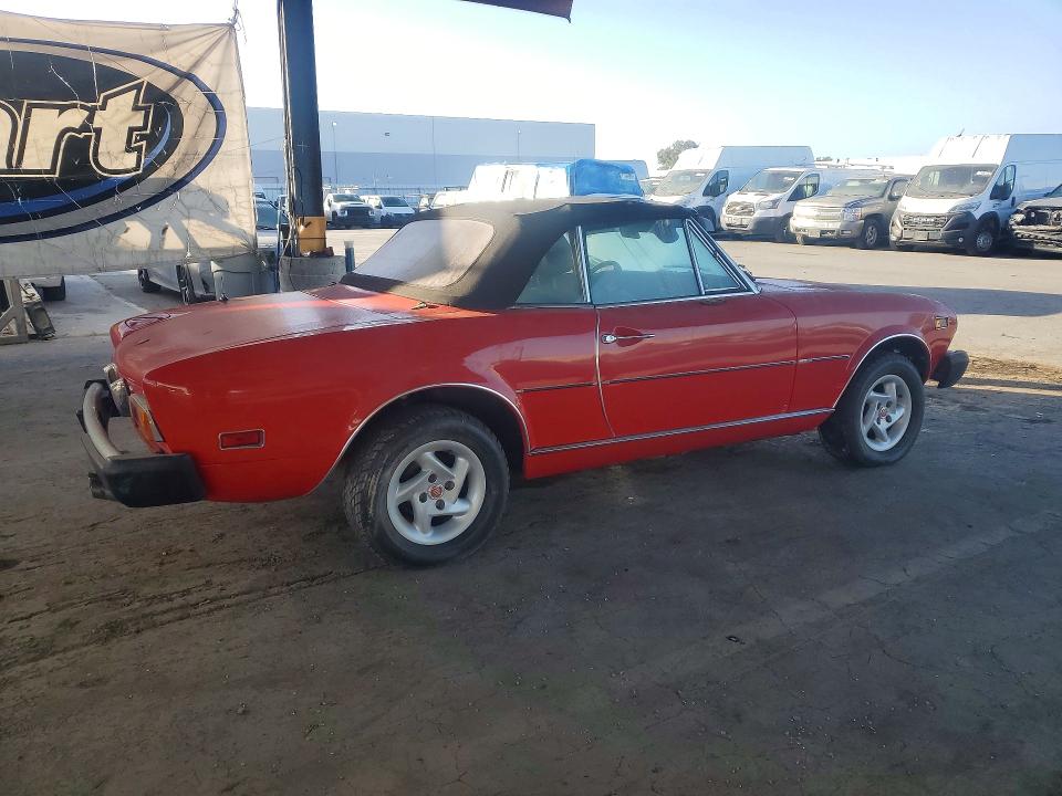 Photo 3 from auction – 1977 FIAT 124 with VIN 124CS10116157