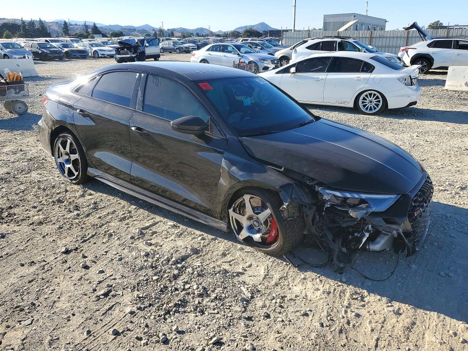 Foto 4 de la subasta – 2024 AUDI RS3 con VIN WUAG4DGY9RA911279