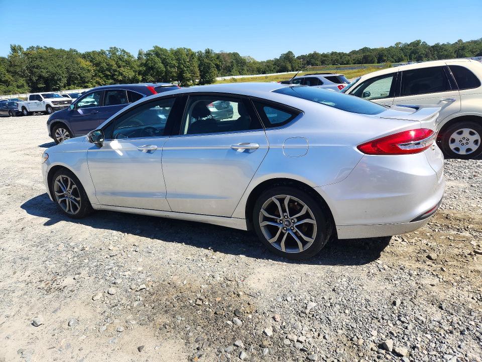 Фото 2 с аукциона – 2017 FORD FUSION с VIN 3FA6P0LU6HR382329
