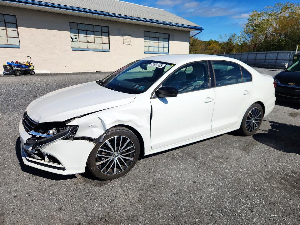 VOLKSWAGEN JETTA 2015 с VIN 3VWD17AJ7FM211472 - Снимка от търг