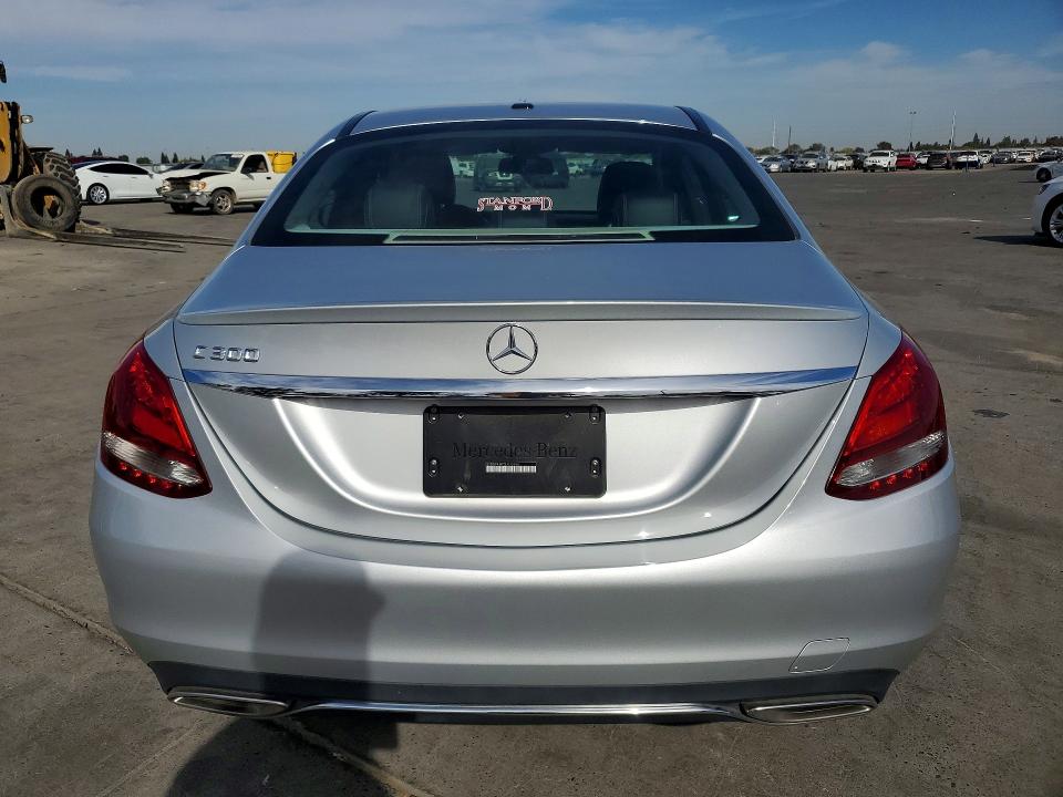 Снимка 6 от търг – 2016 MERCEDES-BENZ C с VIN 55SWF4JB7GU172746