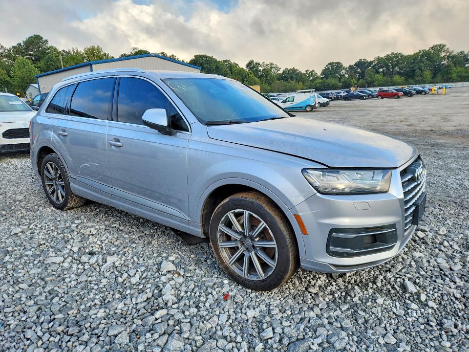 Снимка 4 от търг – 2017 AUDI Q7 с VIN WA1LAAF78HD033718