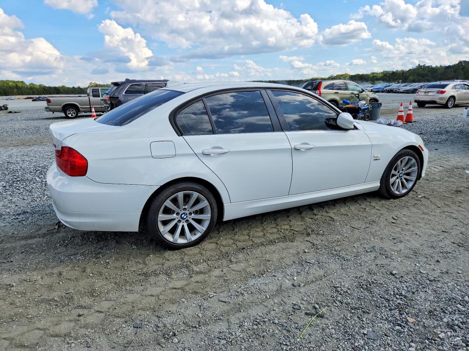 Снимка 3 от търг – 2011 BMW 328 с VIN WBAPK7G59BNN86669