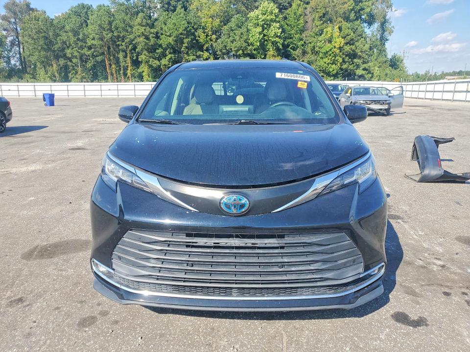 Фото 5 с аукциона – 2021 TOYOTA SIENNA с VIN 5TDYRKEC8MS073305