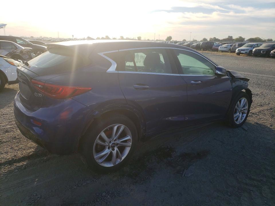 Photo 3 from auction – 2018 INFINITI QX30 with VIN SJKCH5CP8JA057616