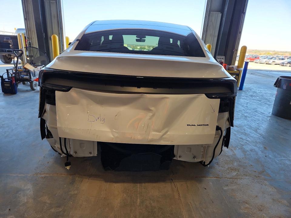 Снимка 6 от търг – 2026 TESLA MODEL Y с VIN 7SAYGDEE1TF678520