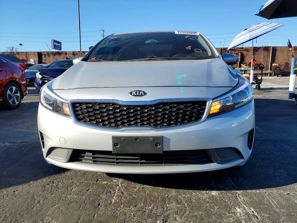 Photo 5 from auction – 2018 KIA FORTE with VIN 3KPFK4A78JE214170