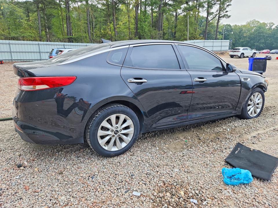 صورة رقم 3 من المزاد - 2017 KIA OPTIMA مع VIN 5XXGU4L35HG161874