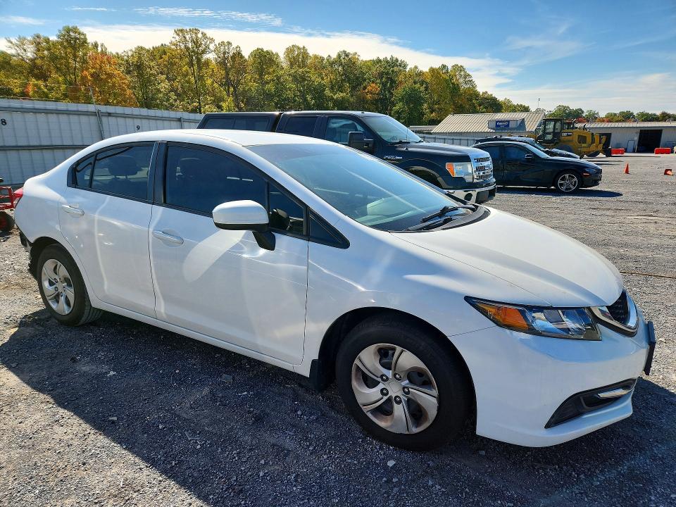 Снимка 4 от търг – 2015 HONDA CIVIC с VIN 19XFB2F57FE219718