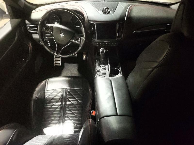 Снимка 8 от търг – 2019 MASERATI LEVANTE с VIN ZN661YUS5KX338519