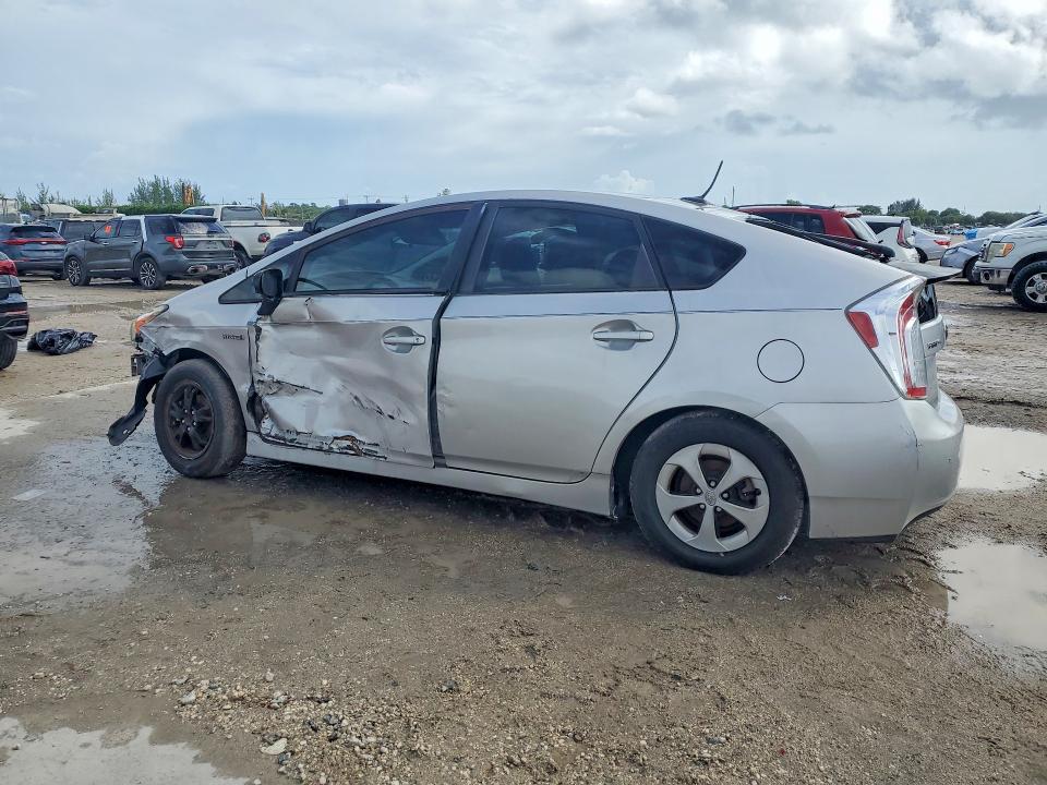 Фото 2 с аукциона – 2013 TOYOTA PRIUS с VIN JTDKN3DU2D5590106