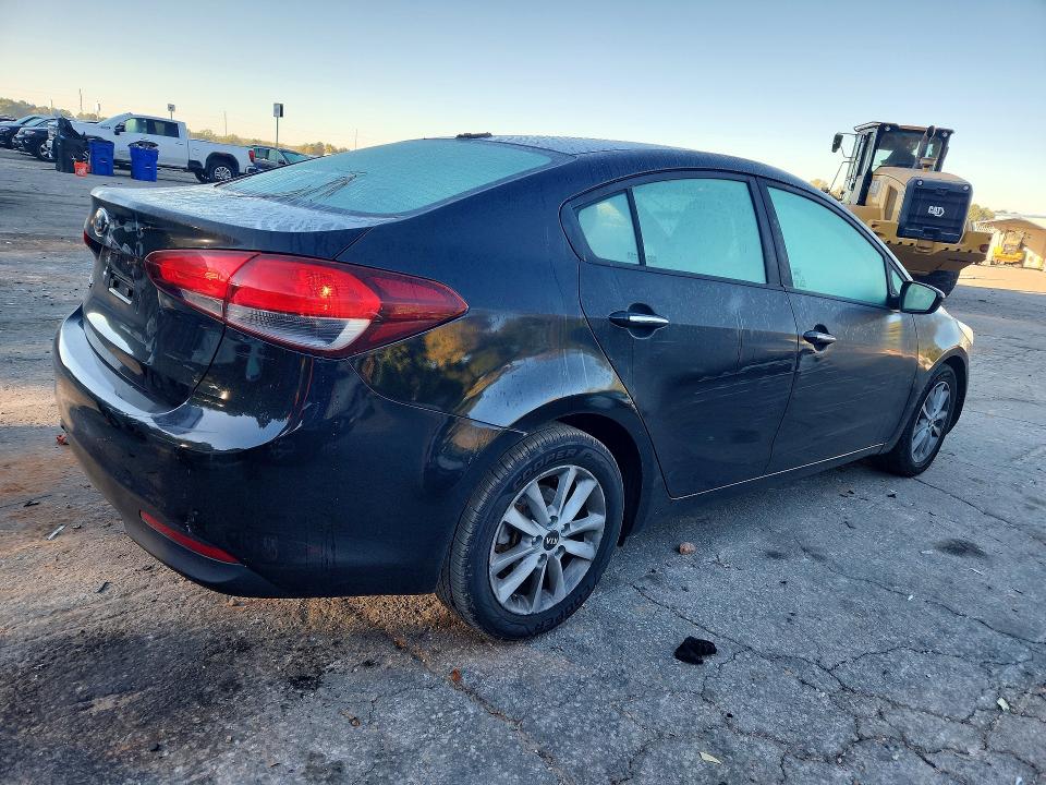 Снимка 3 от търг – 2017 KIA FORTE с VIN 3KPFL4A72HE078545