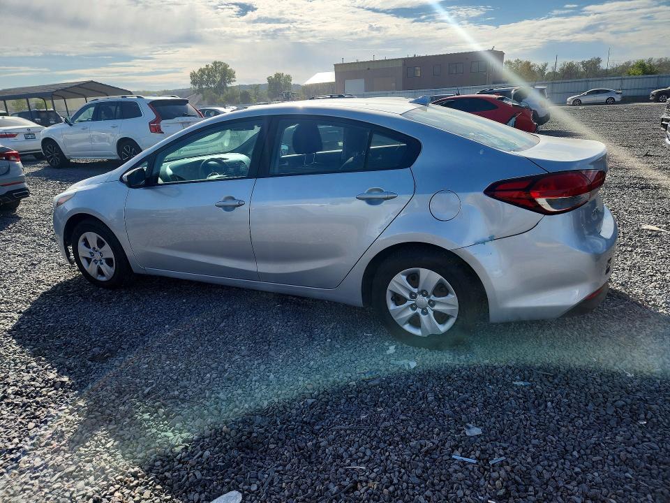 صورة رقم 2 من المزاد - 2017 KIA FORTE مع VIN 3KPFK4A77HE027061