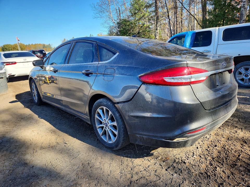 Снимка 2 от търг – 2017 FORD FUSION с VIN 3FA6P0H70HR389604