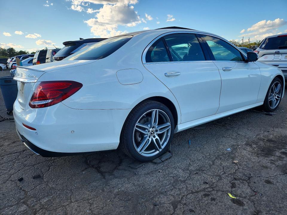 Снимка 3 от търг – 2018 MERCEDES-BENZ E с VIN WDDZF4KB6JA407026