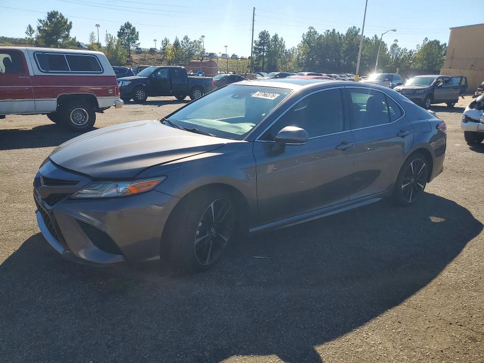 Снимка 1 от търг – 2019 TOYOTA CAMRY с VIN 4T1B61HK6KU737696