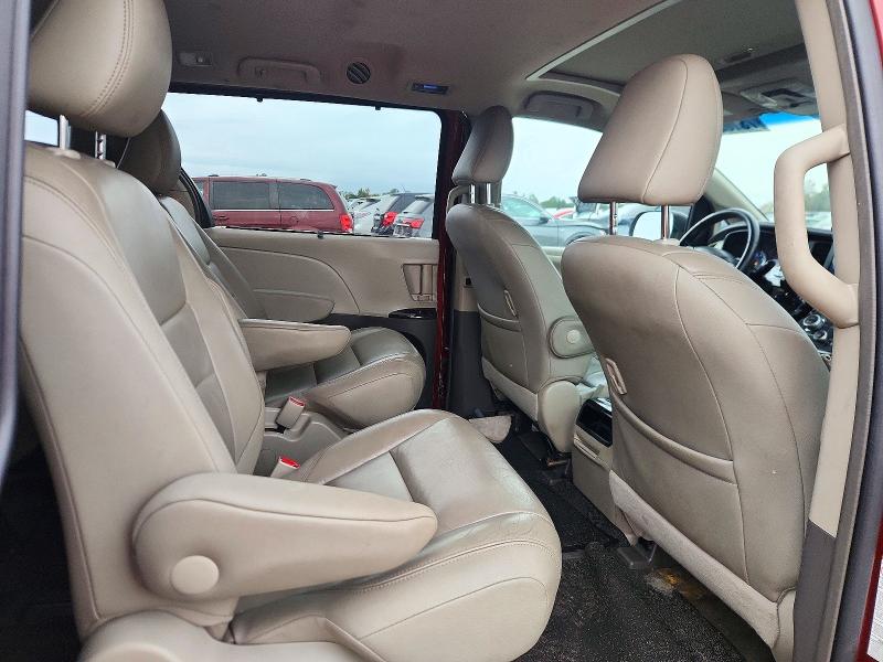 Снимка 11 от търг – 2015 TOYOTA SIENNA с VIN 5TDDK3DC1FS094414
