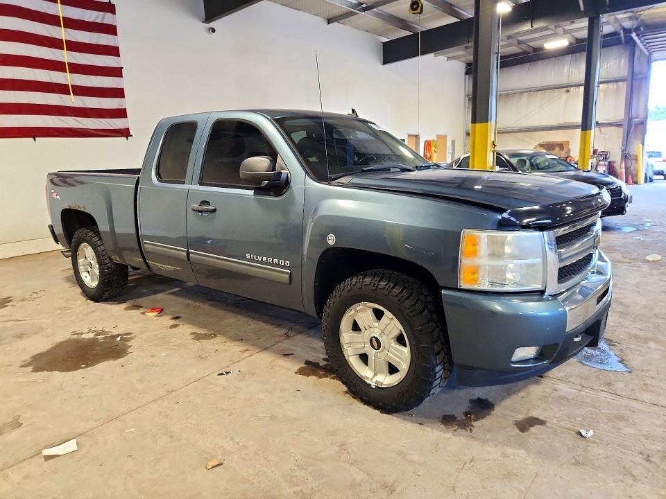 Photo 4 from auction – 2011 CHEVROLET SILVERADO with VIN 1GCRKSE3XBZ430746