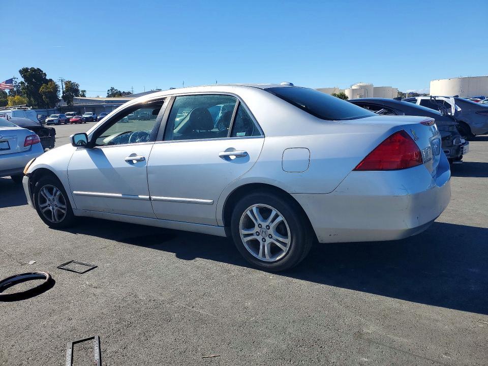 Снимка 2 от търг – 2007 HONDA ACCORD с VIN 1HGCM56787A039251