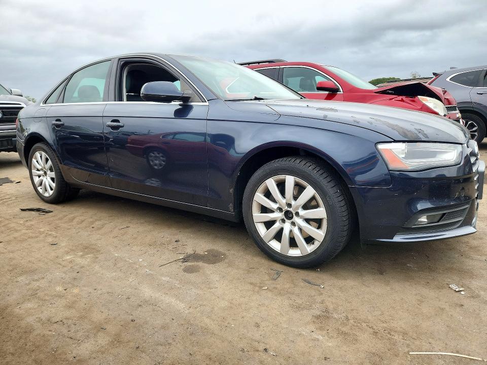 Foto 4 de la subasta – 2013 AUDI A4 con VIN WAUBFAFL1DN032704